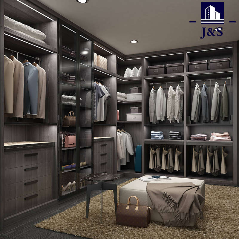 An bhfuil tú chun siúl i closet a shocrú